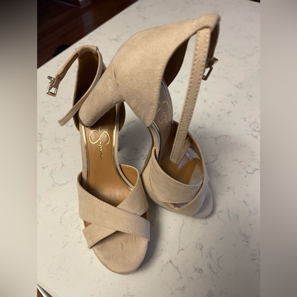Jessica Simpson Platform Nude Sandal size 8